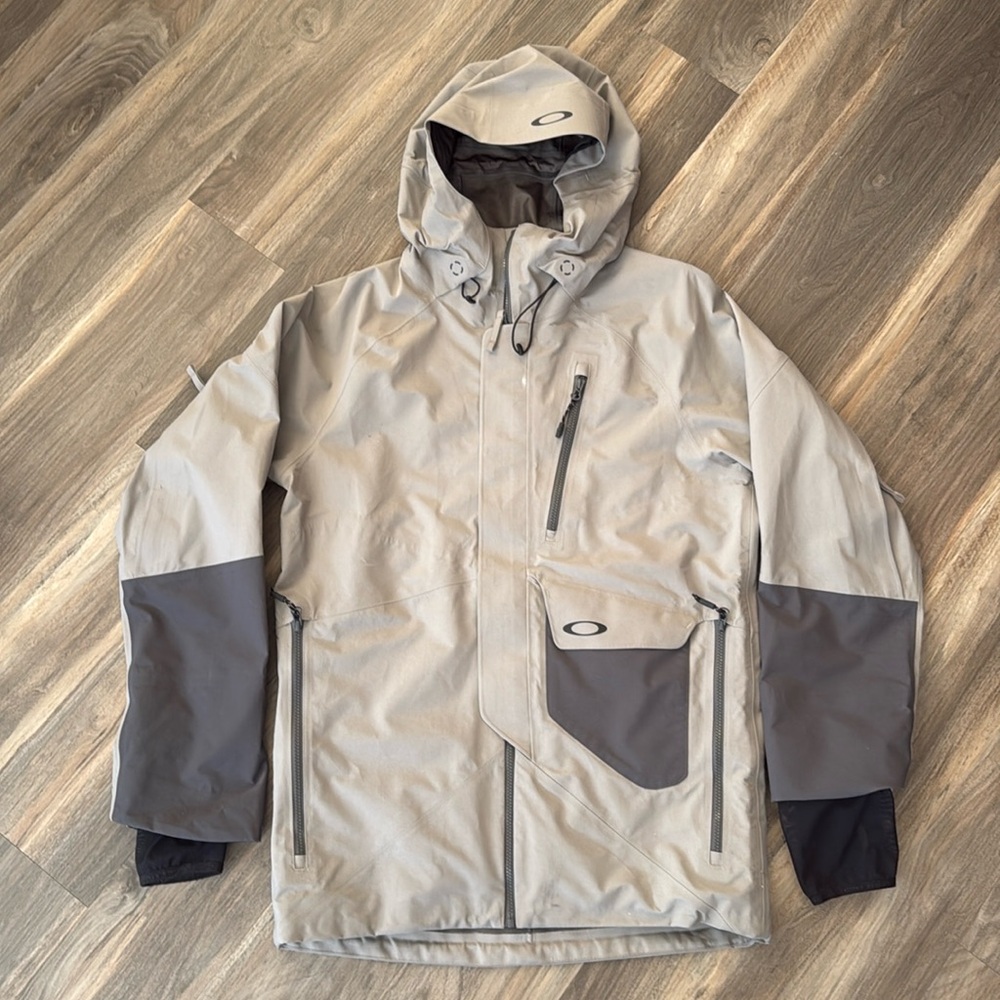 Oakley Snowboard / Ski Shell Jacket
